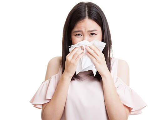 Nhảy mũi lúc 12 giờ là điểm báo của niềm vui bất ngờ phải không?